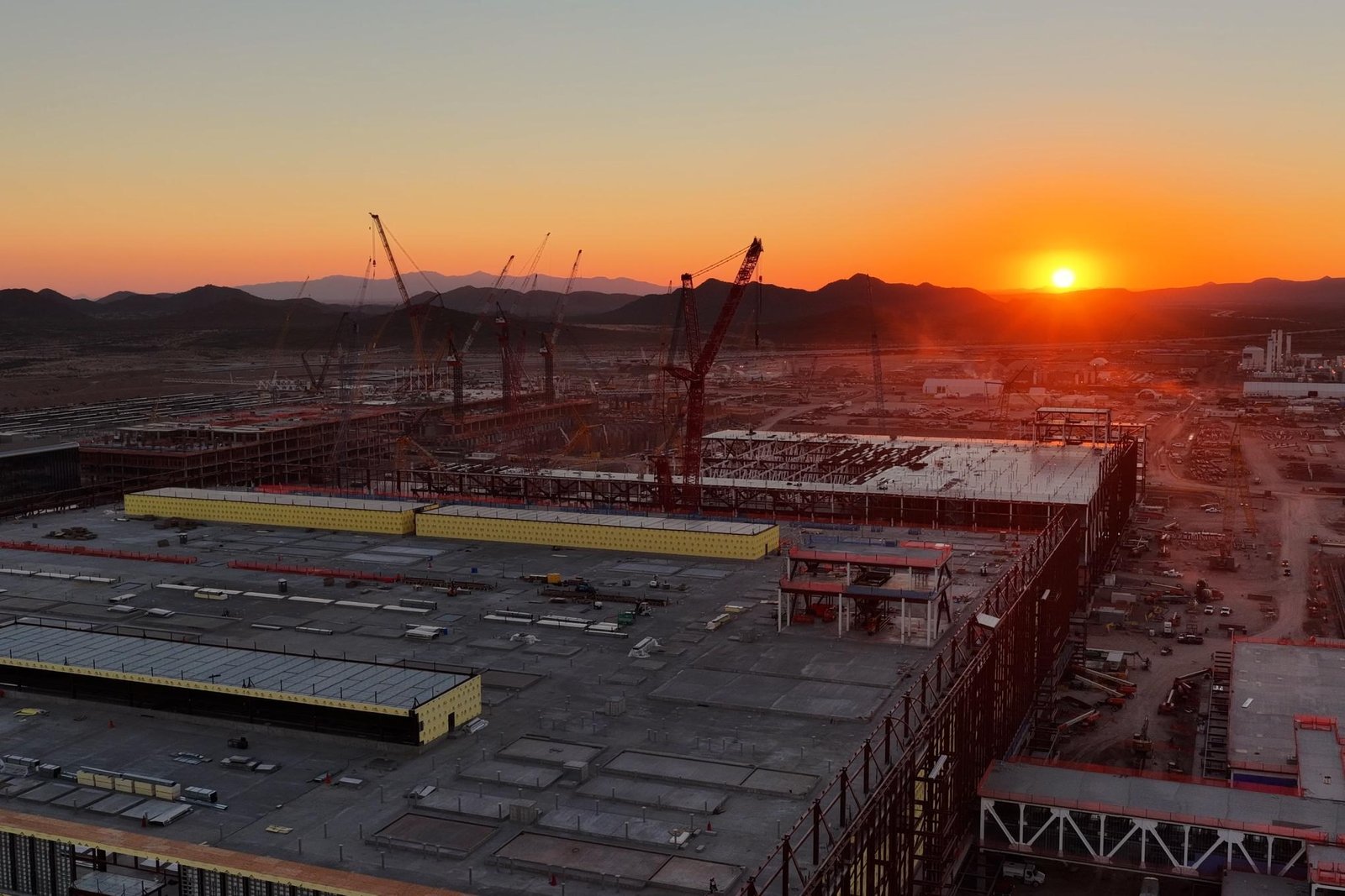 Arizona Data Centers Spark Backlash Over Scarce Water